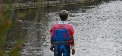 Statue de "L'homme sur sa bouée" : la ville d'Amiens porte plainte...